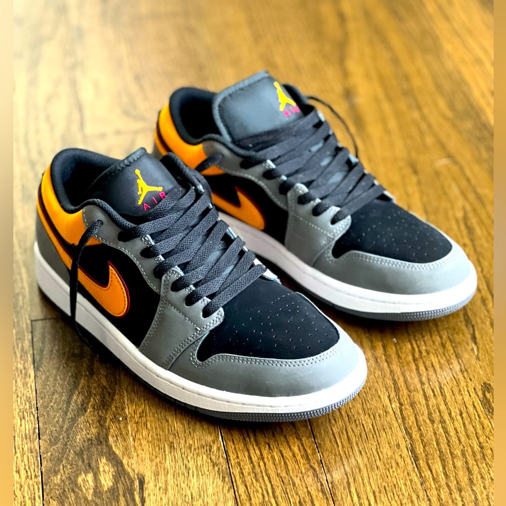 New Nike Air Jordan 1 Low SE Light Graphite Vivid Orange
